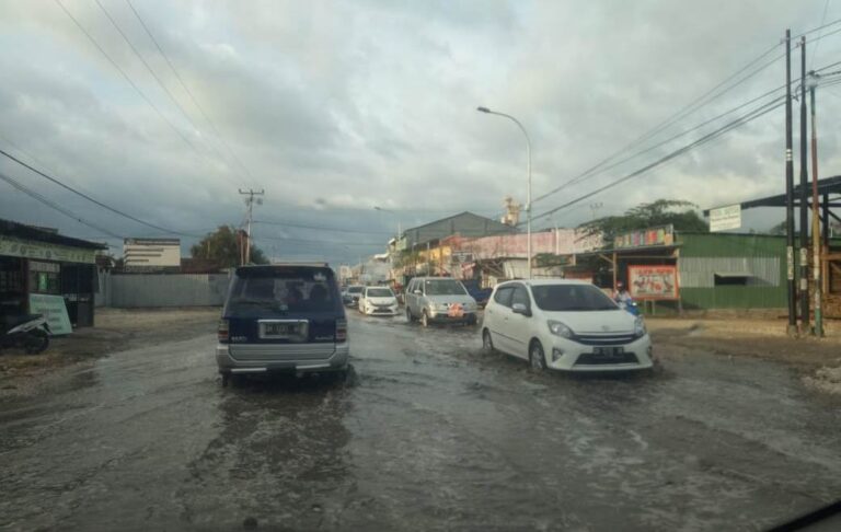 Kota Kupang Dilanda Hujan Ringan Ini Penyebabnya Menurut 