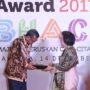 012850300 1513302045 20171214 Nurdin Abdullah dan Heru Pambudi Raih Bung Hatta Award Herman 1