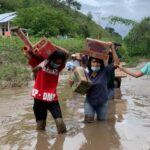 potret-istri-bupati-sumba-timur-merliaty-praing-simanjuntak-kemeja-biru-memberikan-bantuan-ke-desa-kiritana-kecamatan-kambera--1_169 potret istri bupati sumba timur merliaty praing simanjuntak kemeja biru memberikan bantuan ke desa kiritana kecamatan kambera 1 169