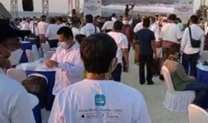 84185 tangkapan layar kerumunan di pulau semau antaraho tangkapan layar