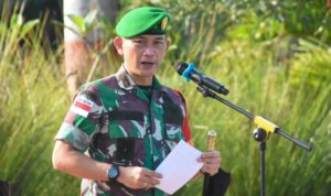 Danrem 161 Wira Sakti Kupang Brigjen TNI Iman Budiman saat mempimpin apel pengamanan kunjungan Wapres Penrem Kupang