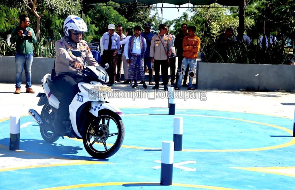 foto praktik lalu lintas